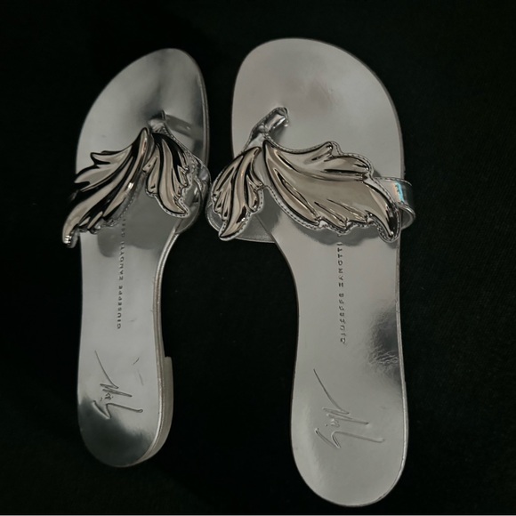 Giuseppe Zanotti silver sandals only worn ones size 36.5 - Picture 2 of 3